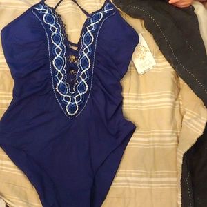 Becca swimsuit size medium NWT